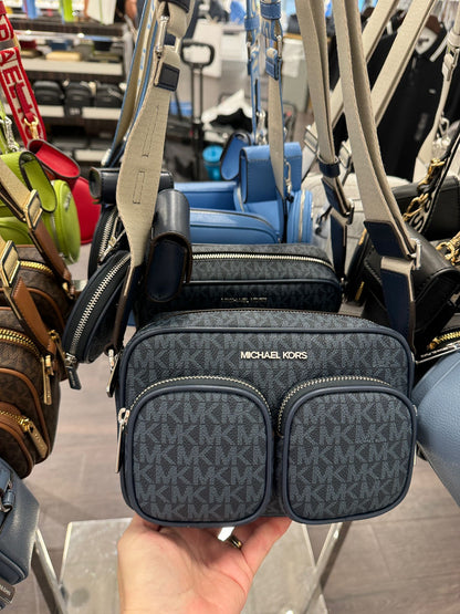 Bolsa transversal MICHAEL KORS com porta ipods e moeda, alça de tecido