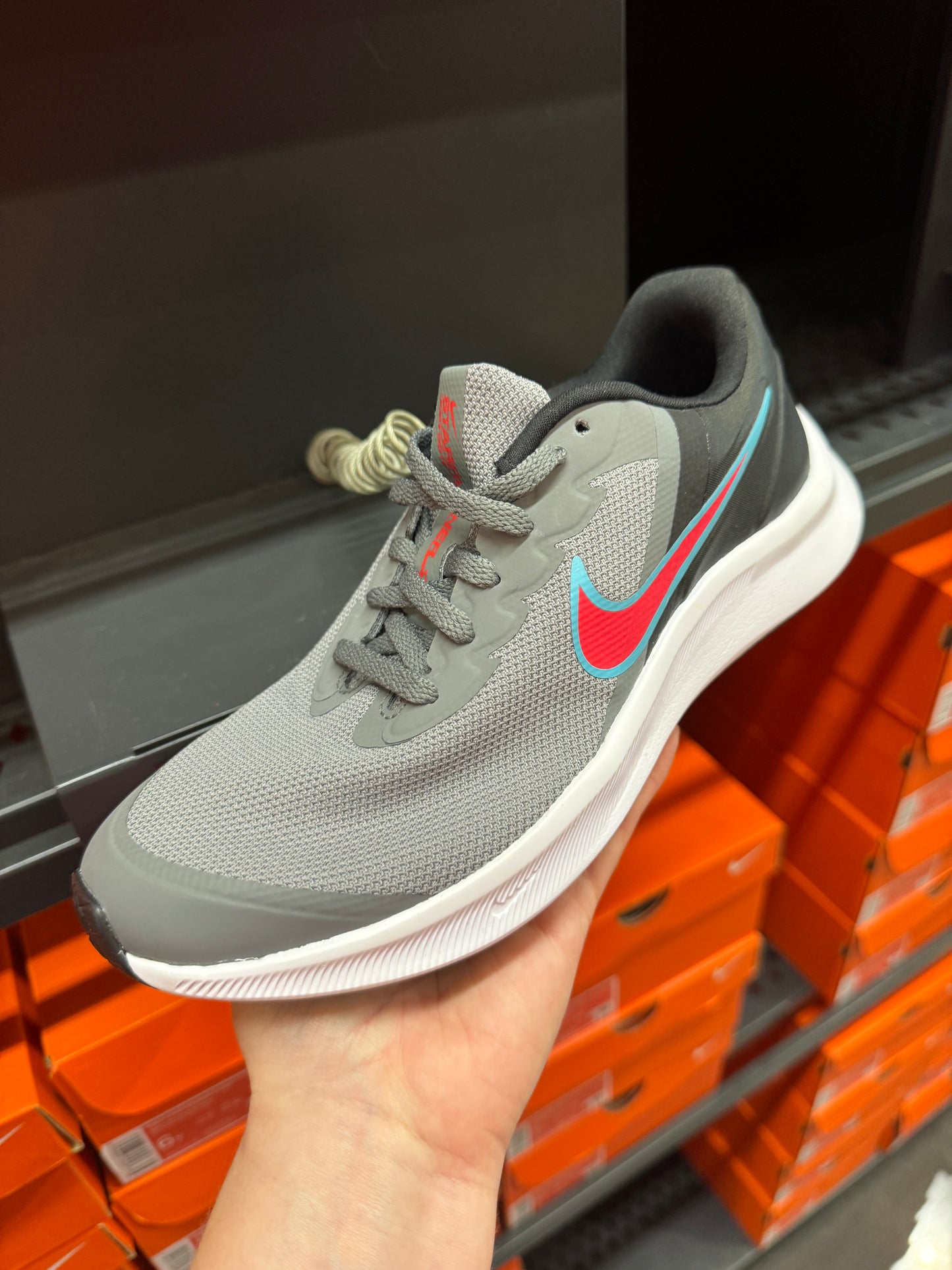 Tênis importado feminino NIKE Outlet 23