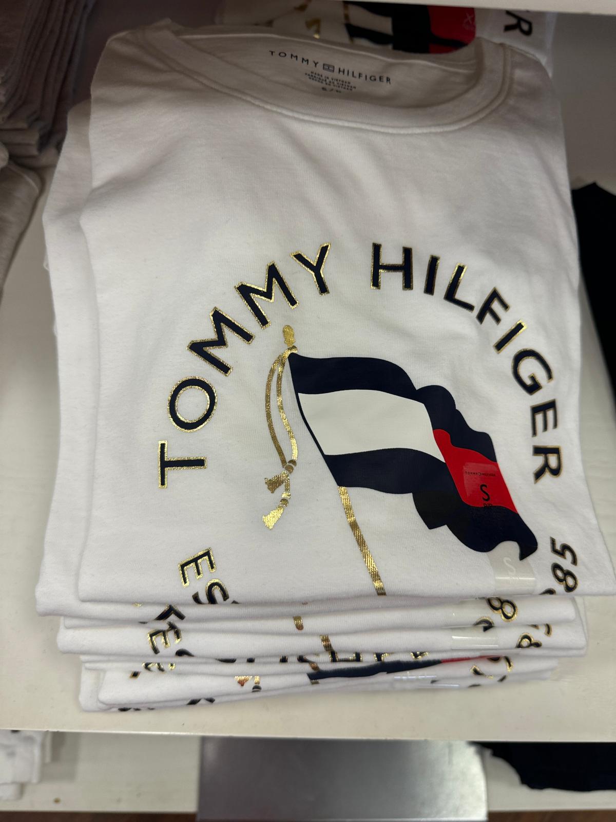 Camiseta feminina TOMMY HILFIGER gola redonda