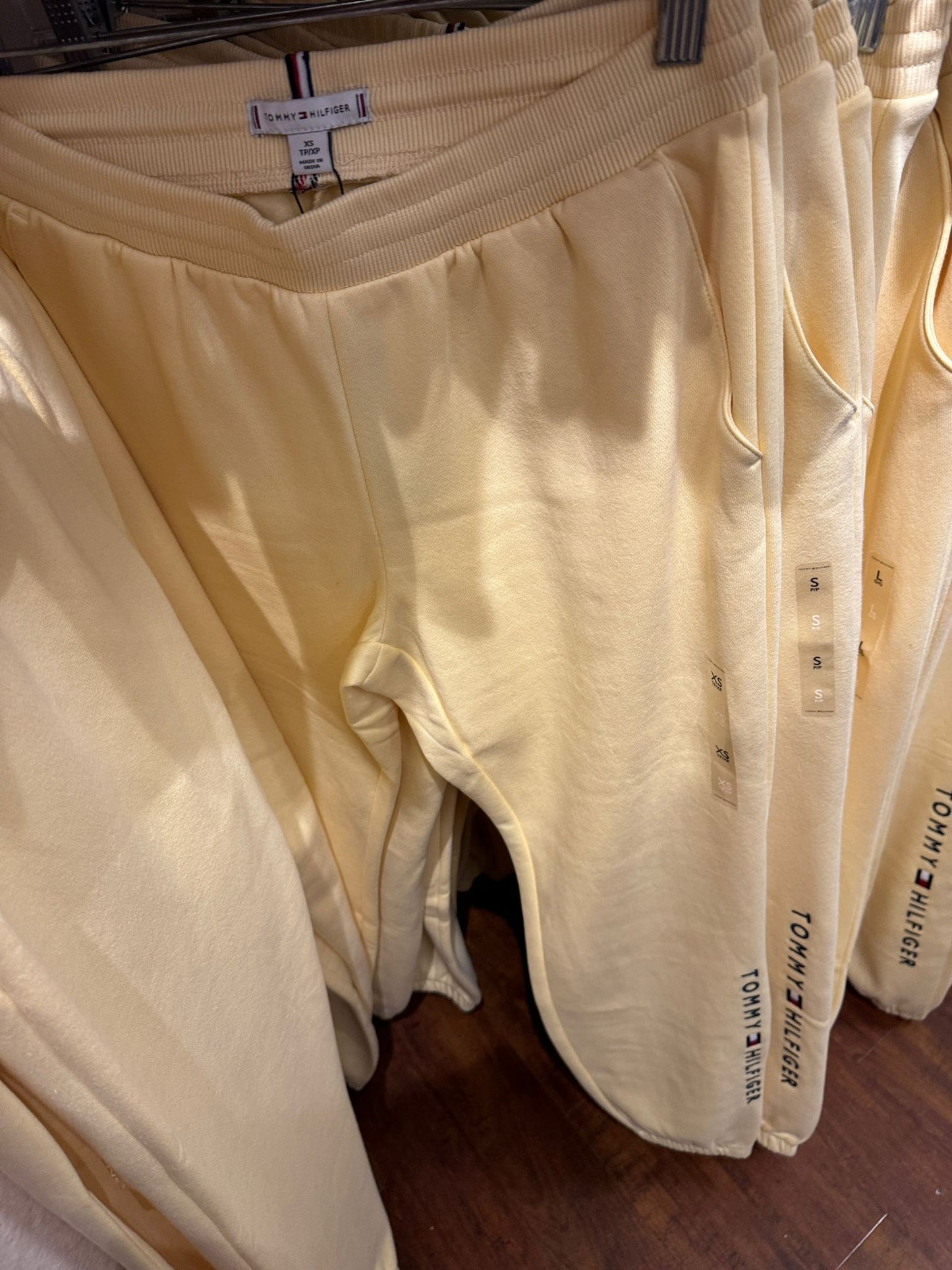 Calça de moletom peluciado TOMMY HILFIGER feminino com bordado