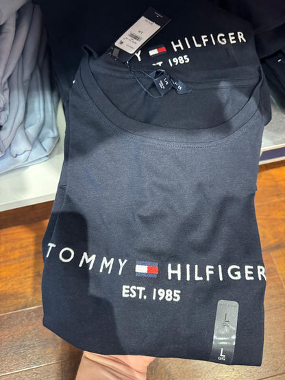 Camiseta feminina TOMMY HILFIGER logo bordado na frente gola redonda