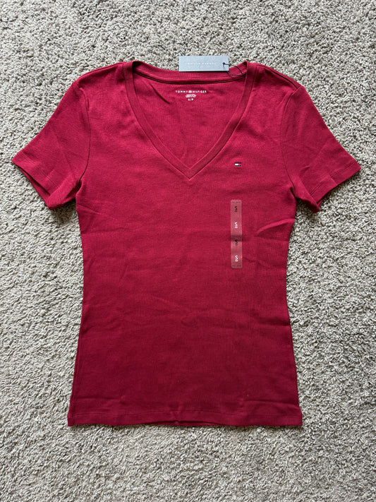 Blusa feminina TOMMY HILFIGER de cotton cor vinho gola V manga curta ACHADOS PRONTO-ENVIO