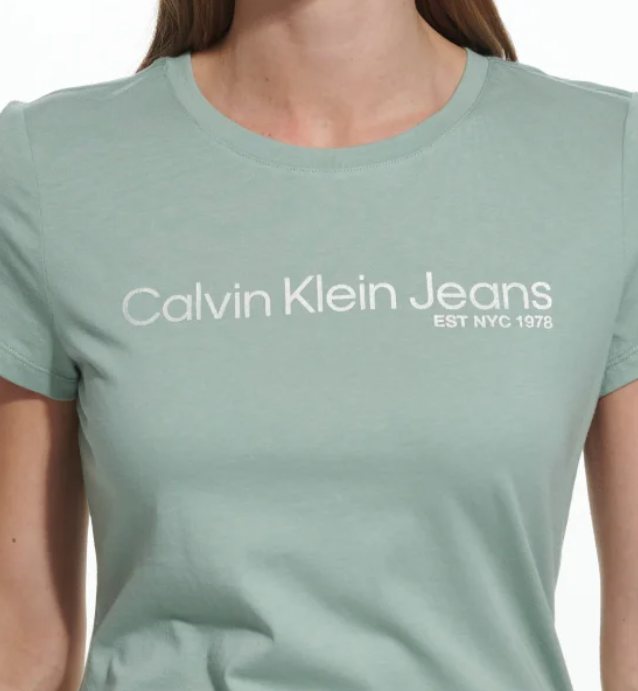 Camiseta Calvin Klein Jeans Feminina com Logotipo