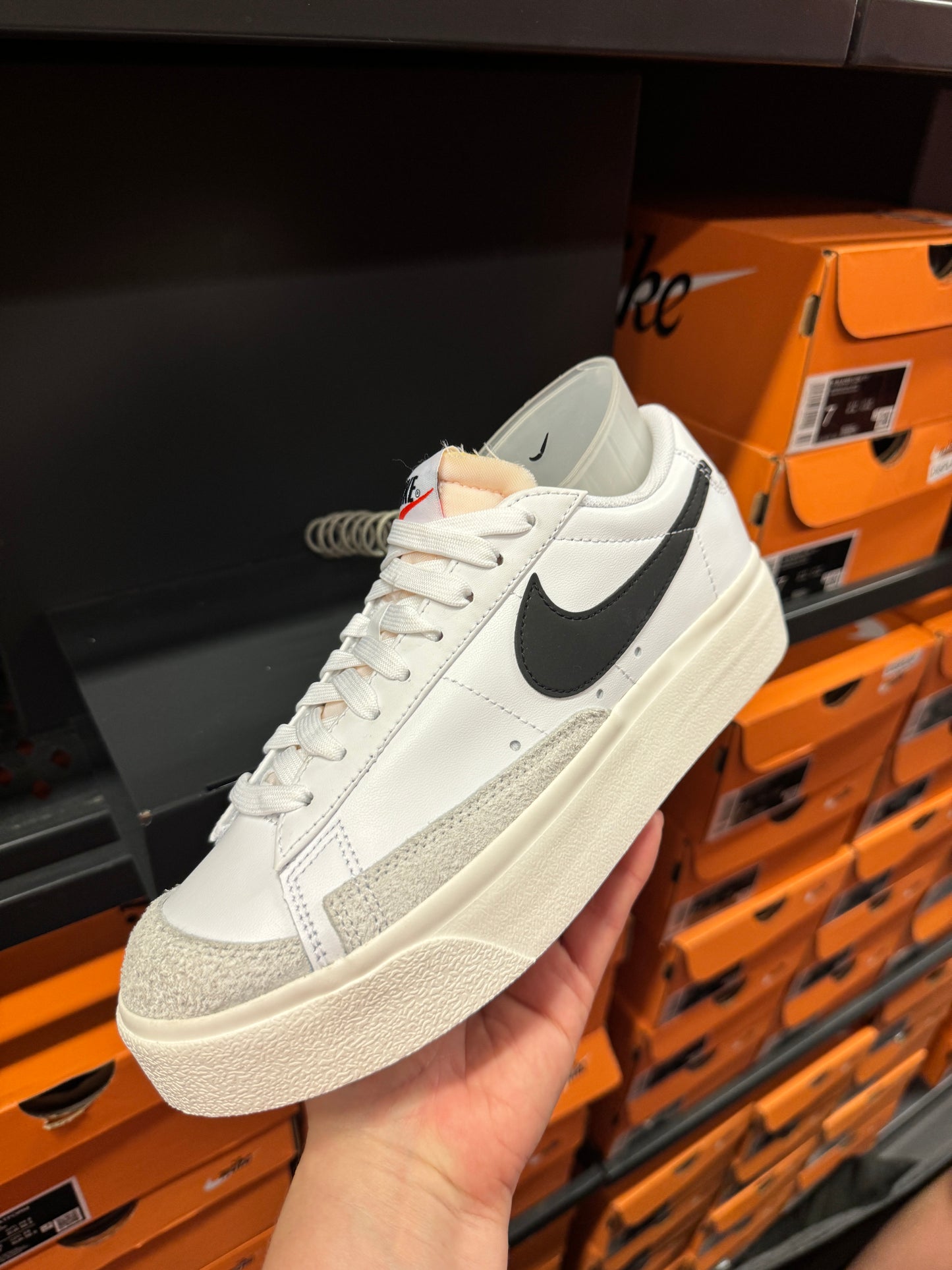 Tênis importado feminino NIKE Outlet 18