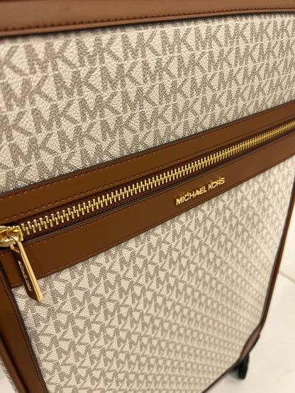 Mala de rodinha MICHAEL KORS de bordo