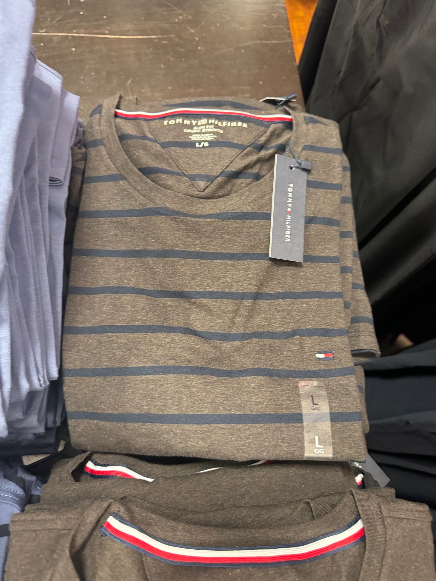 Camiseta TOMMY HILFIGER masculina com listras