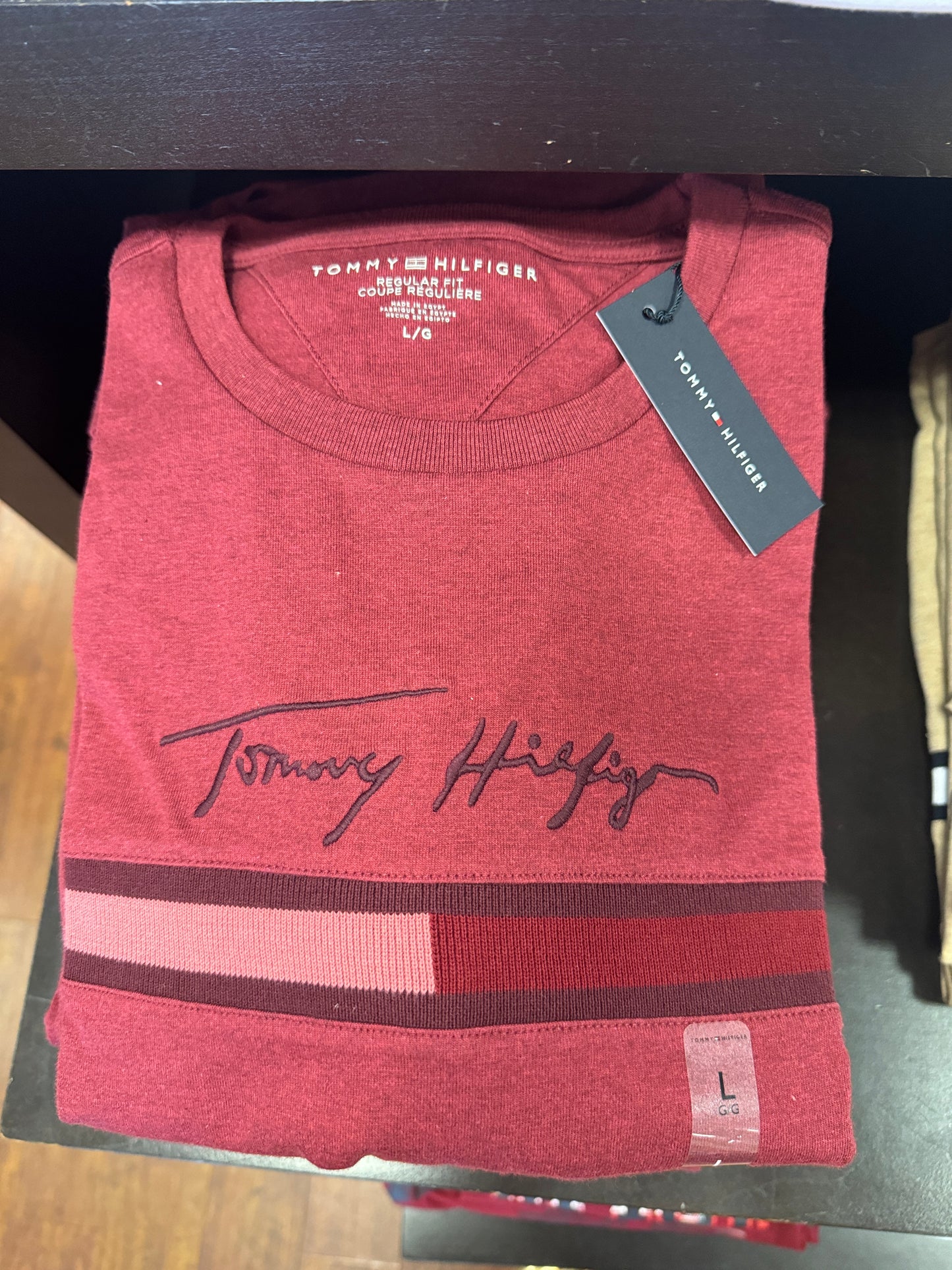 Camiseta TOMMY HILFIGER masculina com detalhe no peito