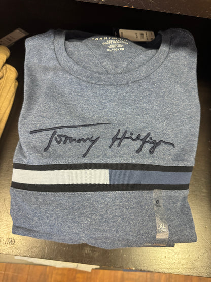 Camiseta TOMMY HILFIGER masculina com detalhe no peito