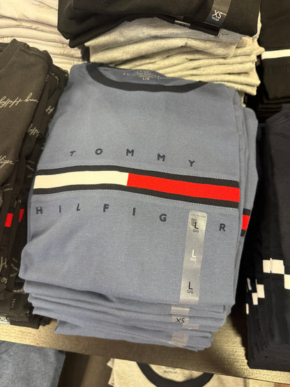 Camiseta TOMMY HILFIGER masculina com detalhe no peito