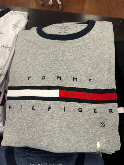 Camiseta TOMMY HILFIGER masculina com detalhe no peito