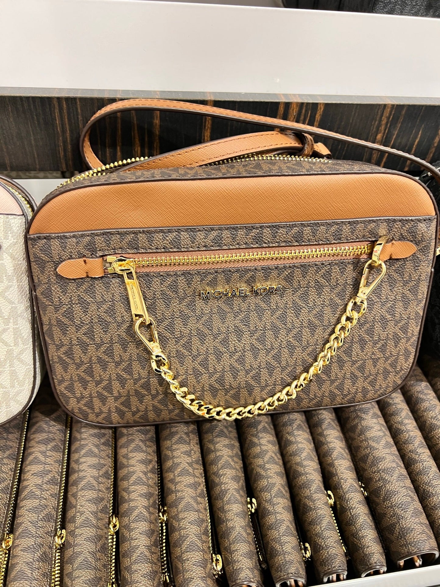 Bolsa importada MICHAEL KORS transversal Jet Set correntinha