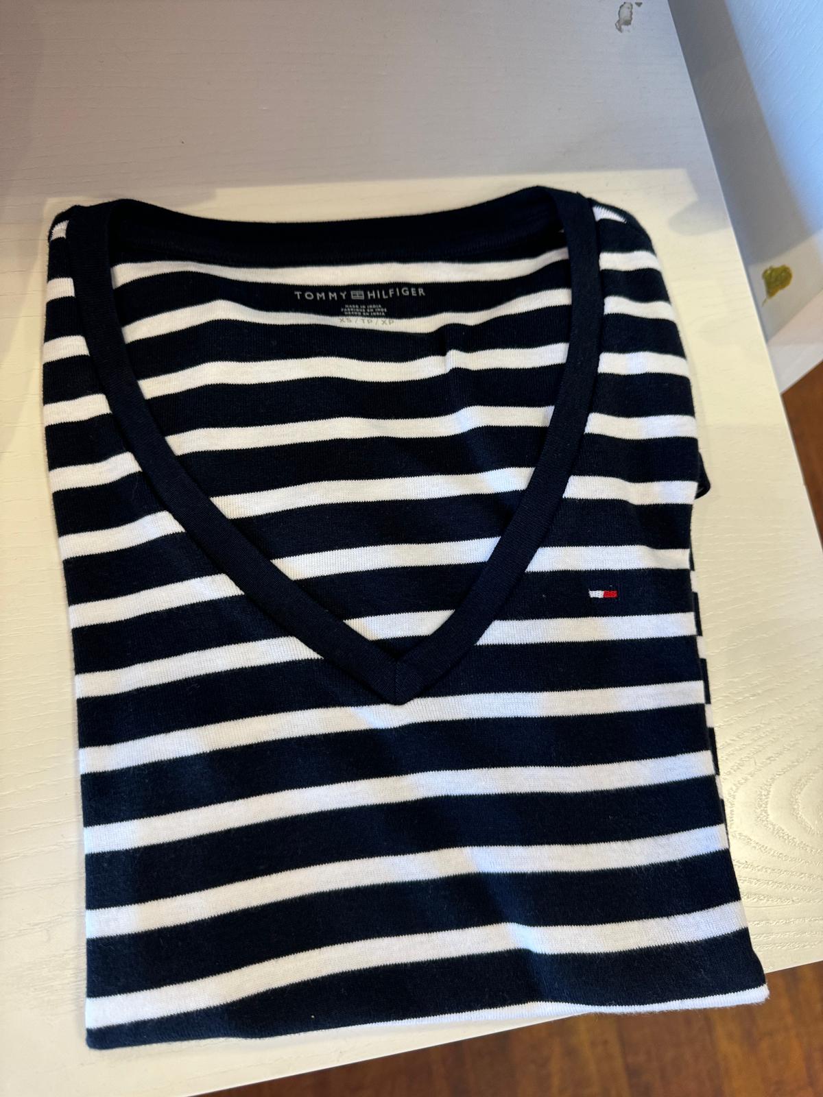 Blusa feminina de cotton TOMMY HILFIGER gola V ou redonda