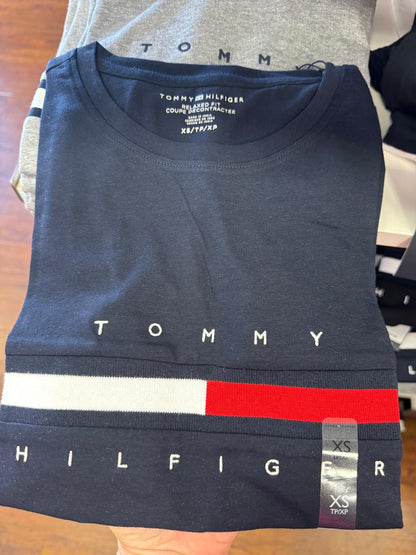 Camiseta feminina TOMMY HILFIGER logo na frente gola redonda